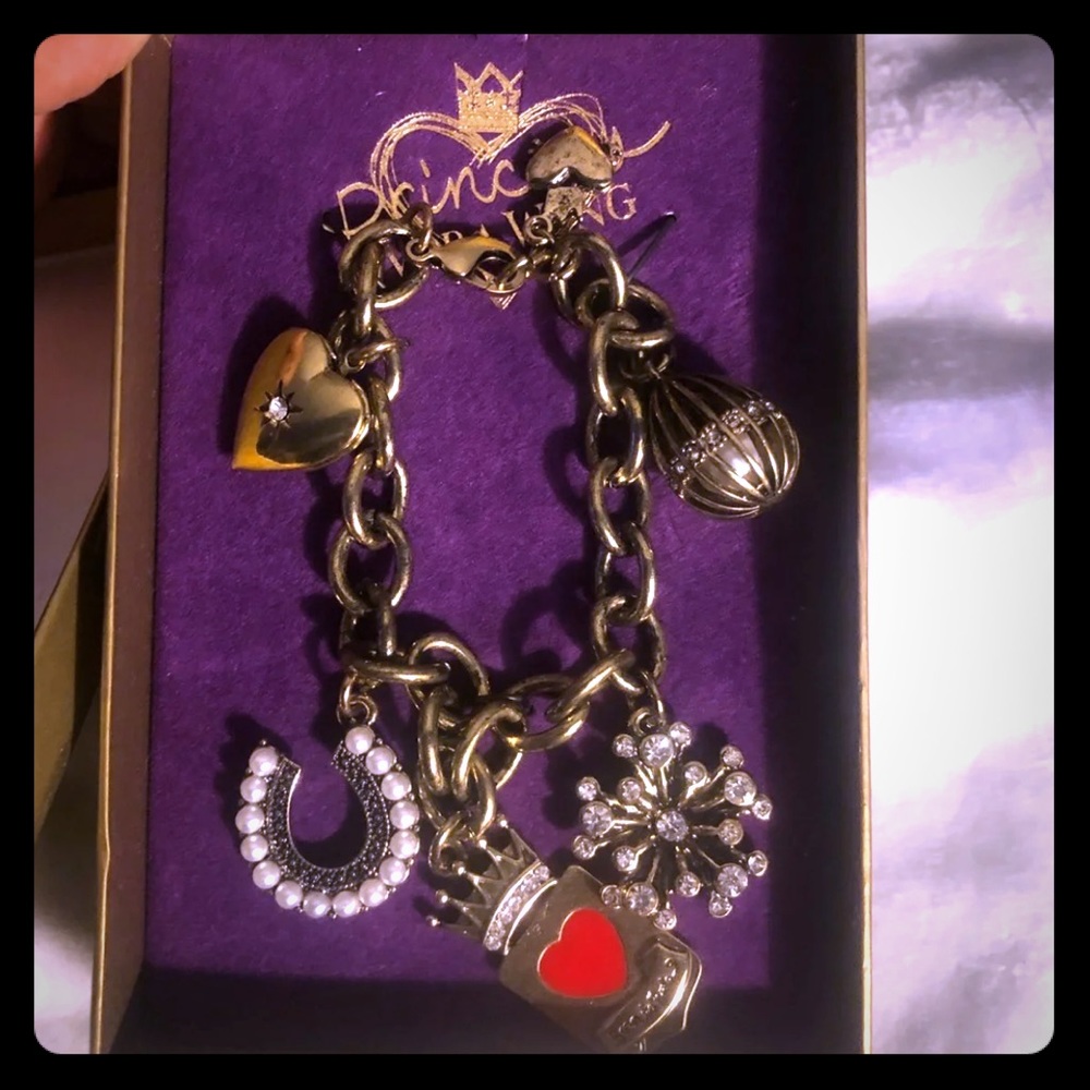 Vera Wang Charm bracelet